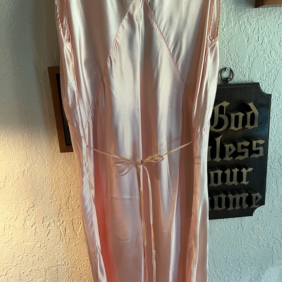 Stunning Antique 1930s slip gown and peignoir🤍 - Picture 4 of 9